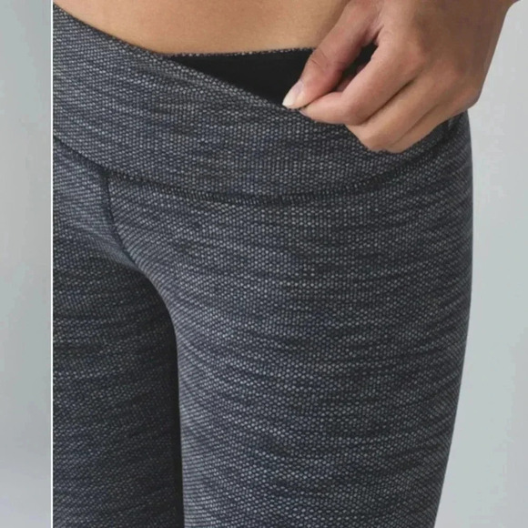 Lululemon wonder under crop - Picture 3 of 8